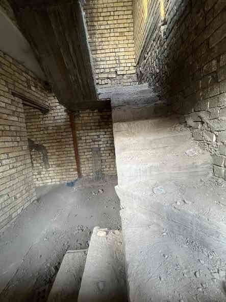 السلام عليكم بيت مساحه 50 متر طابو صرف واجهه 10 ونزال 5 طابقين ابو دشير شارع الضغط مقابل شارع طرشي السلام 
***********
