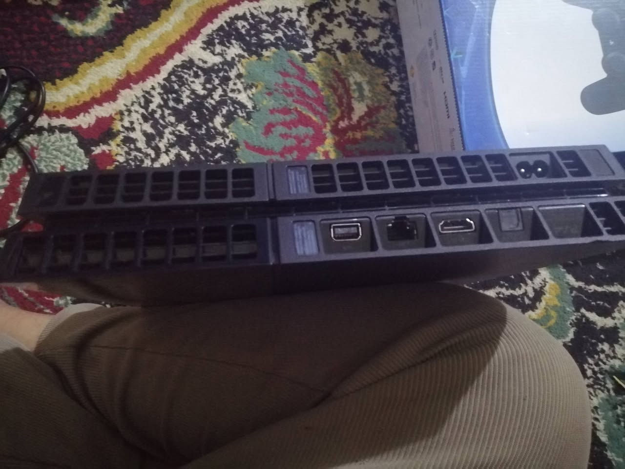 بلاي 4 للبيع ويا شاشه هديه  حجمه 32 جهاز ذاكرته 500 الجهاز يجي وياه جي تي اي وبيش 18  الجهاز كامل كل الملاحقات بتجيب وشغل الجهاز لا يفوتك ببلاش السعر 210 وبي مجال للطيبين واللي يحب يتصل على رقم تليفوني***********  الموقع البصره قرمه علي وبصغير
