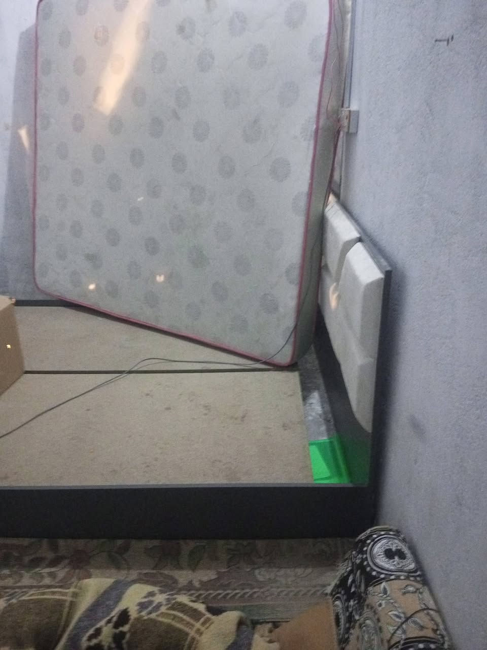 السلام عليكم غرفه تركي للبيع غير مستخدم سعر 500 وبيها مجال هي وفراشها عنوان البصر الزبير تواصل واتساب ***********
