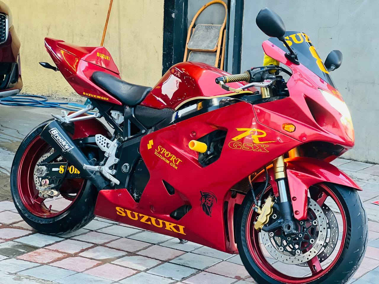 دراجه جكسر 750
كفالة عامة
نضافتها نفس البصور 
رقم وسنويه ( بصره )
مكان دراجه الأنبار فلوجه 
واتساب *********** 

مو شراي اكلب المنشور حتا لاتعبني واتعبك
