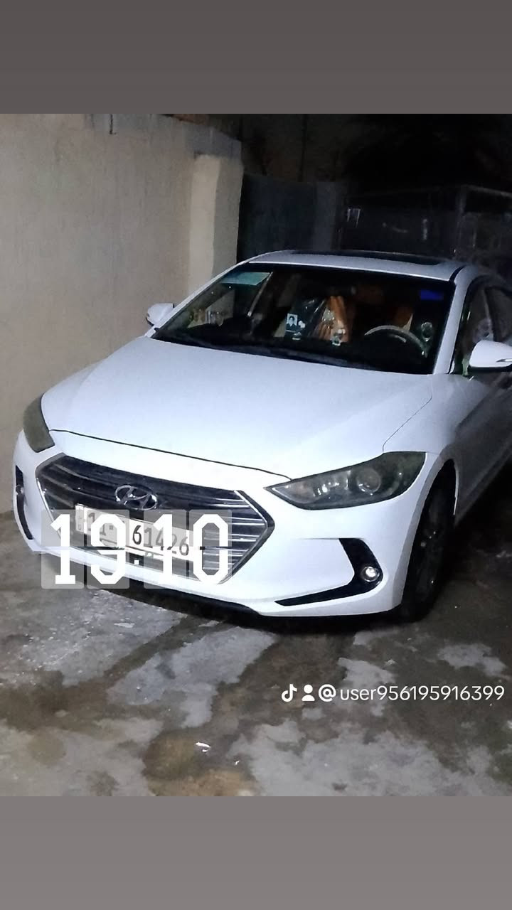 سلام عليكم سياره الانتره مديل ٢٠١٧ مكينه كير كفاله تبريد تخم تاير كهربائيات كله شغاله لايت زنون سياره خير من الله السعر ١٥٥ بيع مستعجل للاستفسار هذا رقمي ***********
