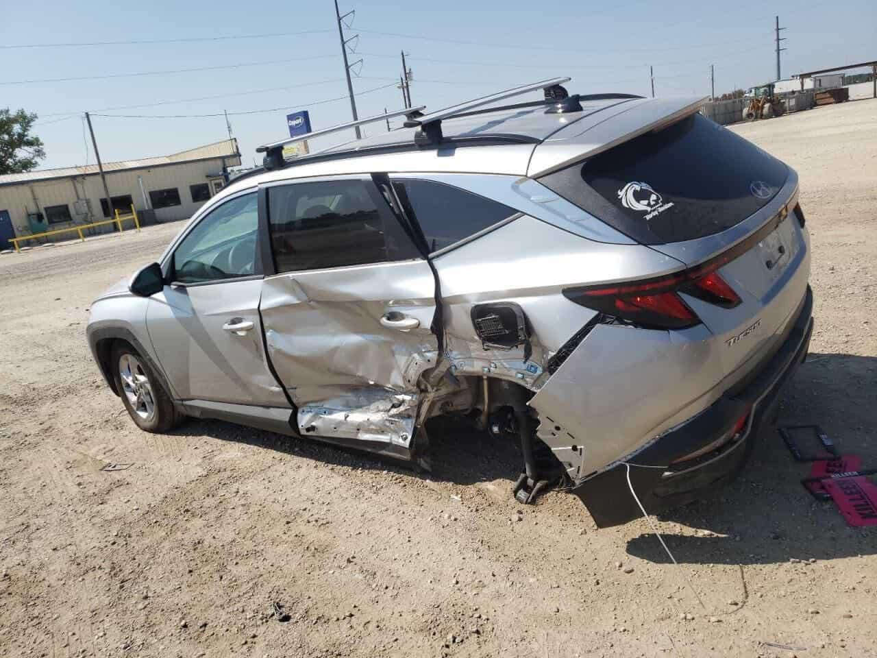 السلام عليكم
للبيع
توسان امريكي موديل ٢٤
ماشيه ٢٦ ميل 
حادثها جاملغ وباب 
رقمها بابل بااسمي 

سعرها ١٨٥ وبيها مجال


**إذا كنت صاحب هذا الإعلان وتريد حذفه لأي سبب، رجاءا أرسل رسالة إلى الدعم الفني**