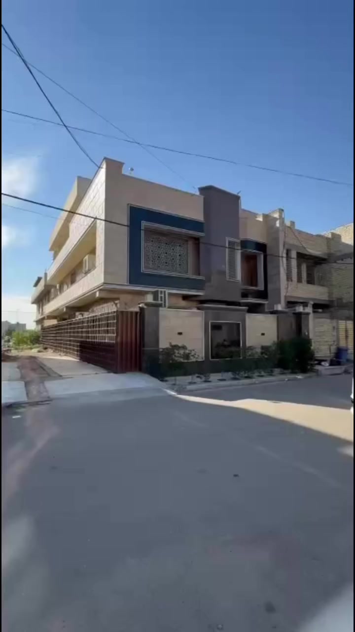 للبيع بيت 200متر ركن حي التجارالمسائله والعداله الواجه 10موالنزال20مع تشجير خلف البيت 50مشارع 12متريحتوي على طرمه وحمام خارجي مع ترك جانبي على طول البيت الطابق الارضي استقبال ومطبخ وهول داخلي وغرفة نوم مع الخدمات الطابق الاول غرفة نوم عدد 3مع الخدمات واحده سويت الطابق الثاني غرفة نوم عدد 2مع الخدمات وسطح عدد 2البيت فول درجه اولى الارضيات مرمر درجه اولى الواجه مرمر درجه اولى 

لمزيد من المعلومات الاتصال ***********مكتب عقارات القناة
