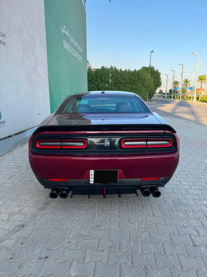 🔥 تشالنجر RT 5.7 HEMI موديل 2017🔥
⚜️(بيع او مراوس)⚜️

إذا تدور على RT مرتبة وهيبة وصوت HEMI المعروف وعليه اشويه تعديلات بحيث يهز الكاع🔥🌚، هاي فرصتك.

✅ وارد أمريكي
✅ محرك 5.7 HEMI V8
✅ شاشة كبيرة
✅ نقطة عمياء (Blind Spot)
✅ كاميرا خلفية
✅ كشنات قماش
✅ اللون عنابي مميز مع جنوط سود

ملاحظات السيارة:

* جاملغ أمامي جهة الصدر .
* الجاملغ الخلفي بيه صبغ.
* بارد صغير بالجاملغ الأمامي جهة السايق.

💯 الفحص خير دليل.
🚗 الصور تحچي عن السيارة أكثر من الكلام، وتعال شوفها على الطبيعة واحكم بنفسك.
👌 السيارة جاهزة للاستخدام، واللي يعرف بالـ HEMI يعرف قيمتها.
🤝 البيع أو المراوس وارد بالشي المناسب.
📞 أي استفسار أو معاينة حياك الله، والرد على الجميع.
💵 المنشور للجادين فقط، والرزق على الله، وإن شاء الله ما راح نختلف إذا الله كاتب نصيب.

📍الموقع: بغداد_الغزالية
💰السعر: 150 وبيها مجال
📞رقم الهاتف: ***********

الله يبارك لصاحب النصيب
