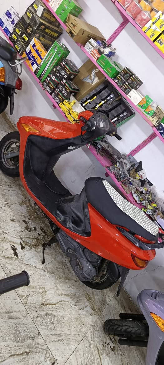 سلام عليكم وصلتنه وجبه نواع دراجات الحاويه بنسب السعار المكان قضاء الشنافيه ***********
