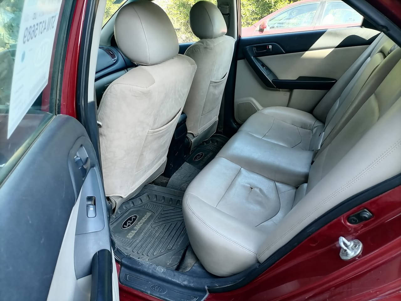 كيا فورتي موديل 2011

كيا فورتي موديل 2011 رقم بغداد انكليزي بإسمي 
محرك 2000  كير اوتماتيك + عادي بحالة جيدة جداّ
وارد امريكي حادث جاملغ وبنيد والسونار مرفق بالصور
حدادية امامي وخلفي جديد 
باتري وتخم تايرات جديد 

فول مواصفات vip 
تشغيل عن بعد 
فتحة سقف 
داخل جلد لون ابيض
تبريد وتدفئة بالمقاعد 
تحكم مقود جهتين 
شاشة اندرويد 
كاميرا 
اشارة بالمرايا الجانبية
5 ويل كب + حساس اطارات بلوتوث
السيارة استخدام شخصي نظيفة وجاهزة متصرف عليها فلس 
السعر 98$ 
مكان السيارة بغداد العامرية 
موبايل ***********
***********
