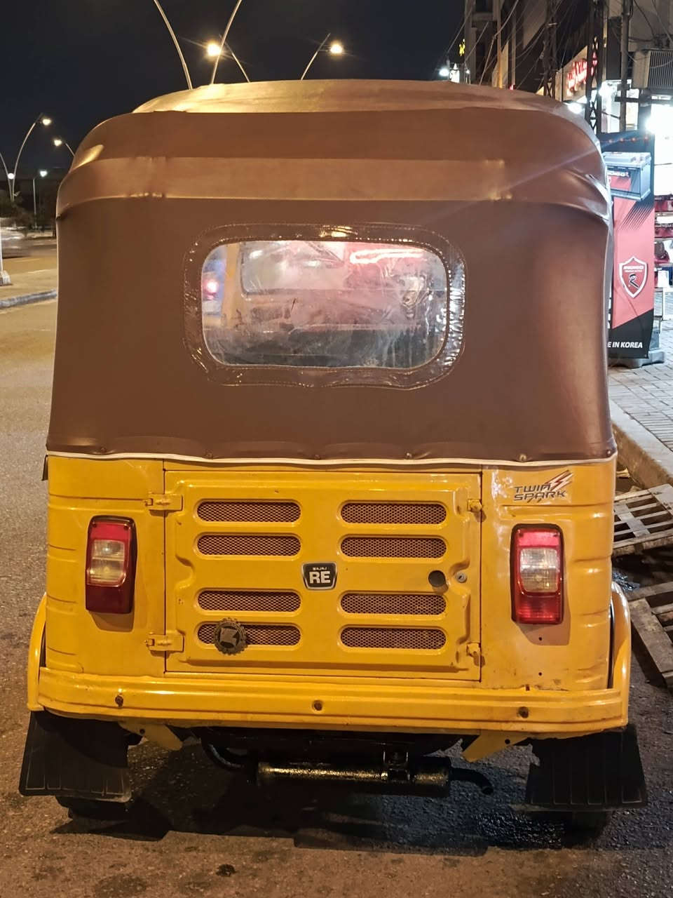 سلام علیکم تکتک البیع رقم وسنویه مديل 2020كامله كبل تتوكل علا باب الله تكتك خير من الله وحرفته حلوه رايده 5ملاين وربع لمو شراي لا يتعبني ***********
