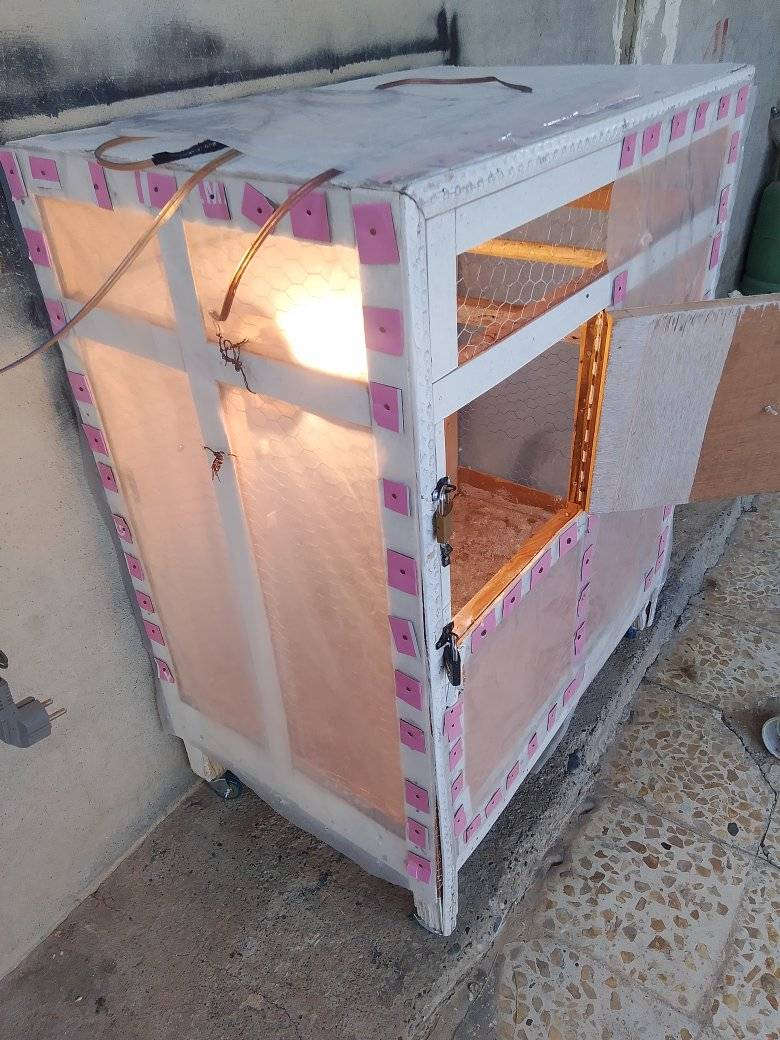 قفص نظيف للبيع سعر 20 رقم الهاتف بها مجال‏‪0751 136 2428‬‏
