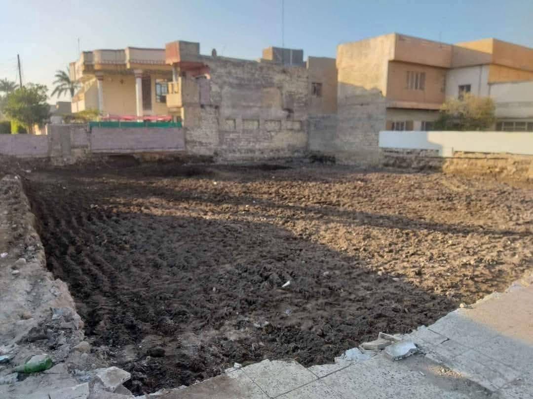 تفليش الدور والمباني القديمة ورفع الانقاض وتعديل الأرضيةبمواده ما أخذ فلوس في جميع مناطق ديالى ***********
