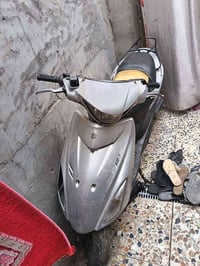 دراجه هدرس البيع متروك الدراجه السعر 200الف او بيهة مجال 07766539344