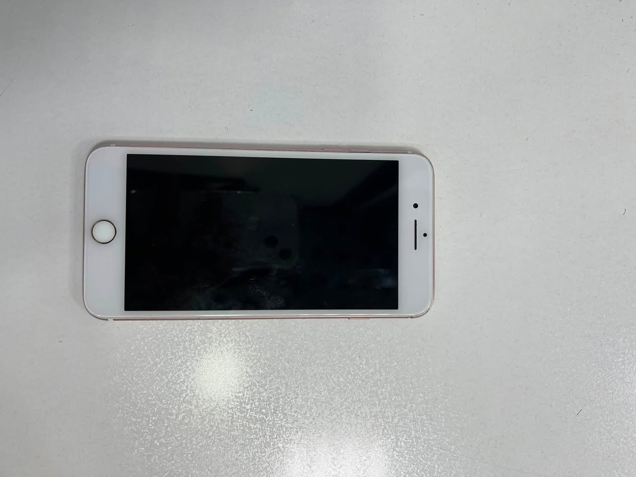 iphone 7 plus
كُلشي شغال بي 
105 وبي مجال 
***********
