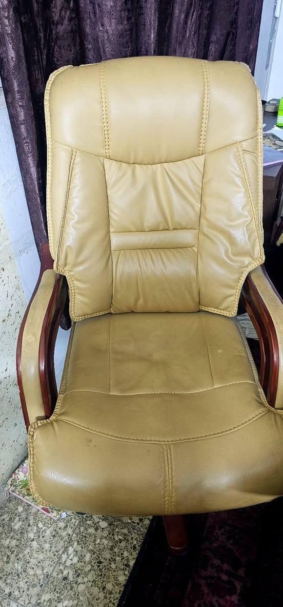 السلام عليكم سعر 180قفل لحد يكول بيها مجال ماكو هيج سعر اي استفسار اتصل بي واتساب تدلل *********** فقط وجه مال مكتب بل نقل نفتح من براغي بغداد حي العدل
