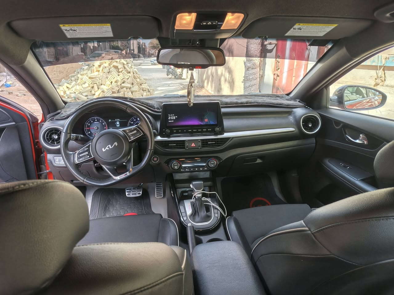 السلام عليكم كيا فورتي جيتي لان ماشيه ٣٤ السيارة تبديل بنيد فقط السعر ١٥٧بيه مجال للستفسار ***********
