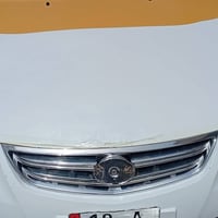 بيوايدي ٢٠١٣كير مكينه حداديه امامي خلفي وتخم تاير ومصفره ما عليه ربع ل...