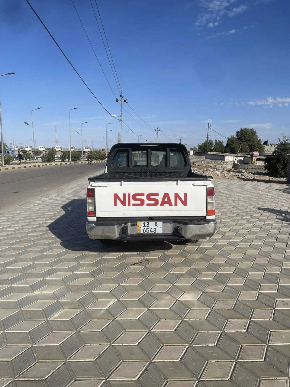 السلام عليكم بيكم نيسان شبوط موديل ١٢ 
سياره جديده تخم تاير تبريد وين السويج 
سياره مال بيت مكفوله ماعده بارد شبر بالباب السايق 
ويم البكلايت رقم جديد سنويه بسمي مكان العماره ميسان 
الرقم *********** السعر ١٣٠ وبيهه مجال قليل

