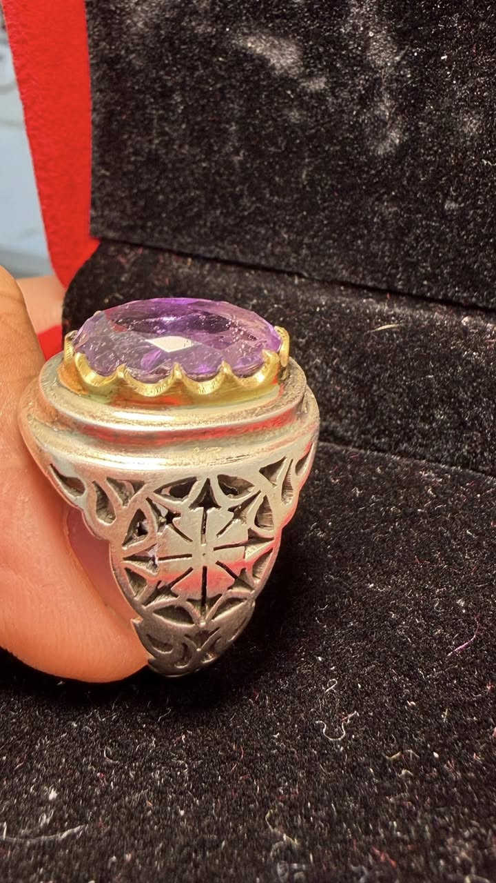 بسبب احد الشرفاء حجزهن ودزيت وما استلم الطلب اعيد النشر
خواتم جمشت عدد 2 صياغات جميلة يدوية    ابيع سويه وسعر مناسب اليريدهن يدلل يتصل ***********
