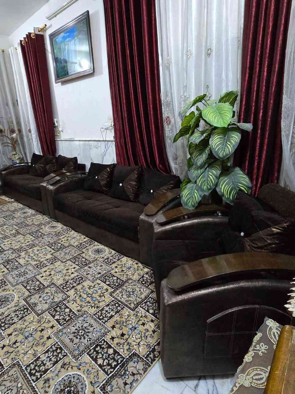 تخم قنفات للبيع
نظيف جدا استعمال قليل السعر 200 الف 
مكاني حلة ..نادر 3
للاتصال ***********
