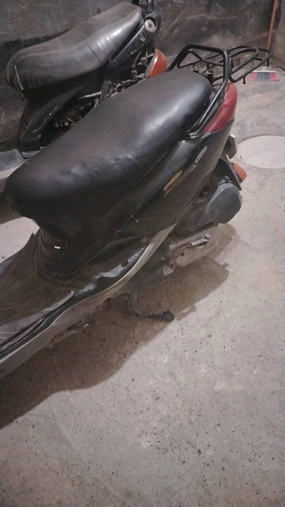 دراجه بريز 140 نظيفه 750 وبيها مجال المكان بالحسينيه رقم(***********)(***********)
