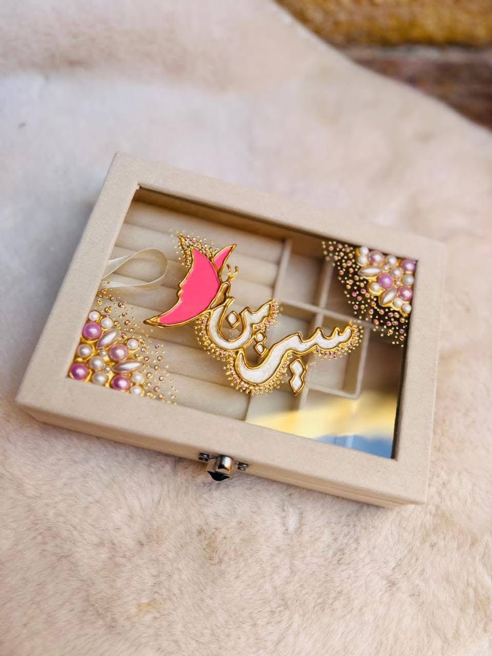 هلو حبايب❤️❤️هاند ميد يقدم لكم اجمل هدايا عيد الام ❤️❤️نقش الاسم حسب الطلب 🔥🔥للحجز مراسله الفنانه التشكيليه ايه شهاب


**إذا كنت صاحب هذا الإعلان وتريد حذفه لأي سبب، رجاءا أرسل رسالة إلى الدعم الفني**