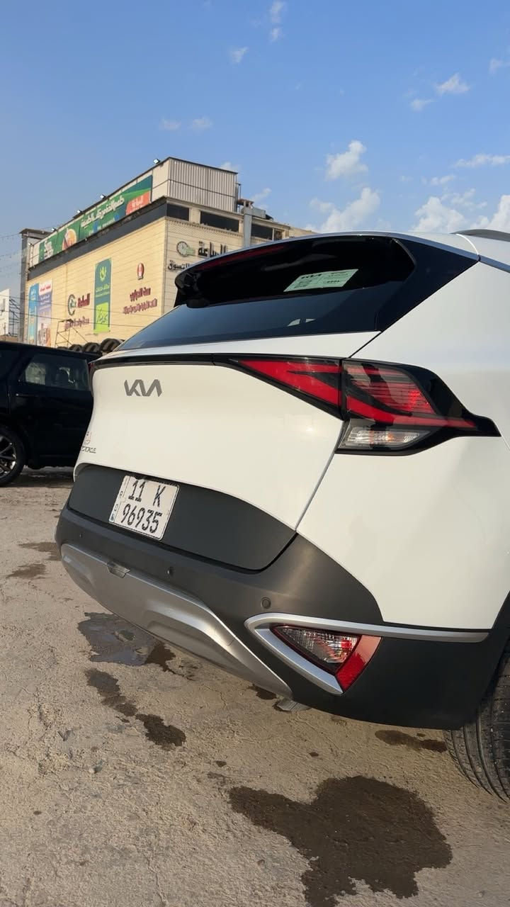 السلام عليكم البيع سبورتنج موديل 2025بعدها بضمان ماشيه 9الف أخت زيرو كفاله عامه فول موصفات عده لفتحه قماره حديد بسمي تحويل ثاني يوم مكان سياره بغداد الغزالية سعر 245وبيها مجال بصيط لاستفسار ***********
