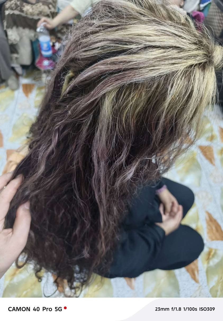 رئيكم حبايب اجتني خطيةة عروسه مسويه بصالون ثانيه و بي حمرات قديم و ميش فوكا و صاير الف لون 
النتيجه🔥🔥
 و شرط ما تعب
صالون ڪوافيرة جنى 🤍
العنوان.. 
بابل _المسيب_حي المعلمين الاولى _فرع مطعم المعموري *
للحجز خاص او الاتصال على الرقم واتساب ***********
