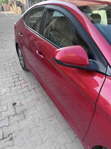 السعر ١١٨ وبيه مجال مديل ١٧ 
رقم سليمانيه سنويه ساقطه

محرك ٢٠٠٠ دوش مكفول 
كير اوتوماتيك مكفول 
تحكم ستيرن جهتين 
نضام قيادة سبورت تقليل صرف البانزين 
تبريد ثلج باتري جديد سياره جاهز أخواني سياره تفيد مال جناي هاي تفاصيل سياره كله  

سياره ليبل واحد تعديل بارد بالجاملغ الامامي وضربه الجنطه ايرباكات سليمه 
مكان بغداد الشعله 
***********
