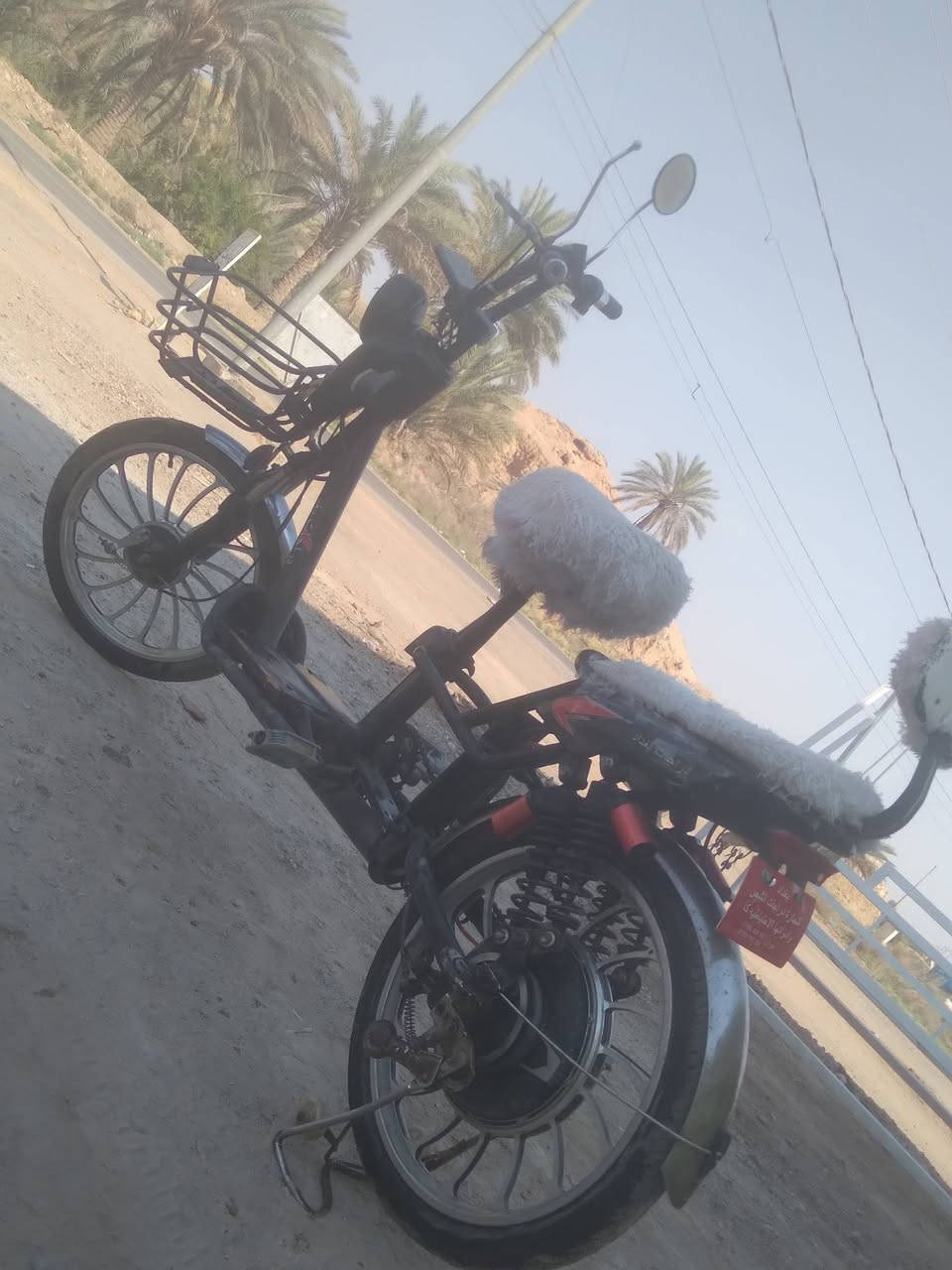 ماطور نضيف بدون باتريات كهربائيات كلها شغالة السعر 75وبي مجال للتصال ***********
