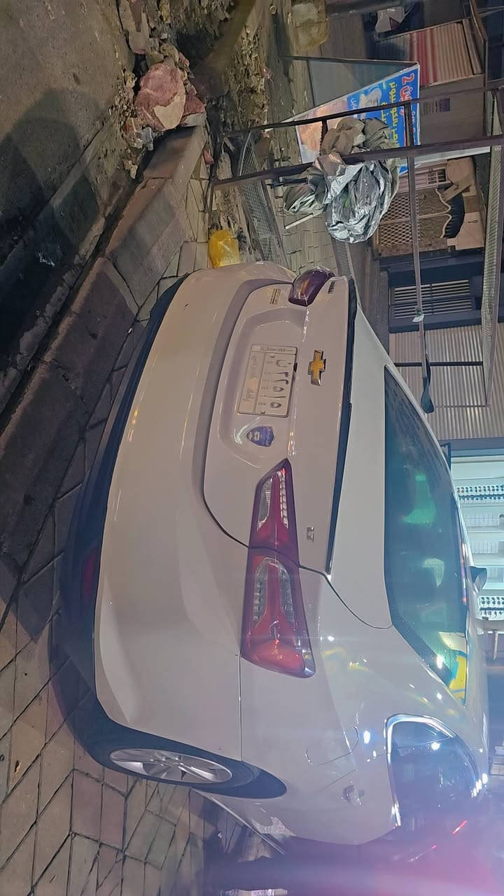 ماليبو ٢٢ ls 
بدون ايرباك قطعه وحده صبغ
ماشيه ٦٠ الف ميل 
السعر ١٣٠ 
الامين الثانيه 
***********
