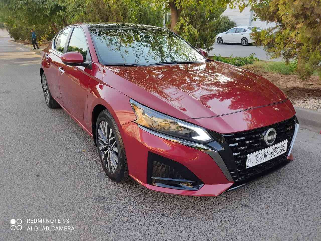 Nissan altima 2023 
مواصفات sv معروفة 
كشن كهربائي 
لايتات ليد 
رادارات ٣٦٠ 
يدات ابواب نيكل 
ماشية ٣٦ الف ميل 
سنوية جديدة  
رقم جديد 
سيارة جديدة ممحتاجه مصرف 
حادثها موضح بالصور قطعتين صبغ فقط 
ايرباك ستيرن فاتح 
سعرها ١٥٧ وبيها مجال للشراي 
***********
