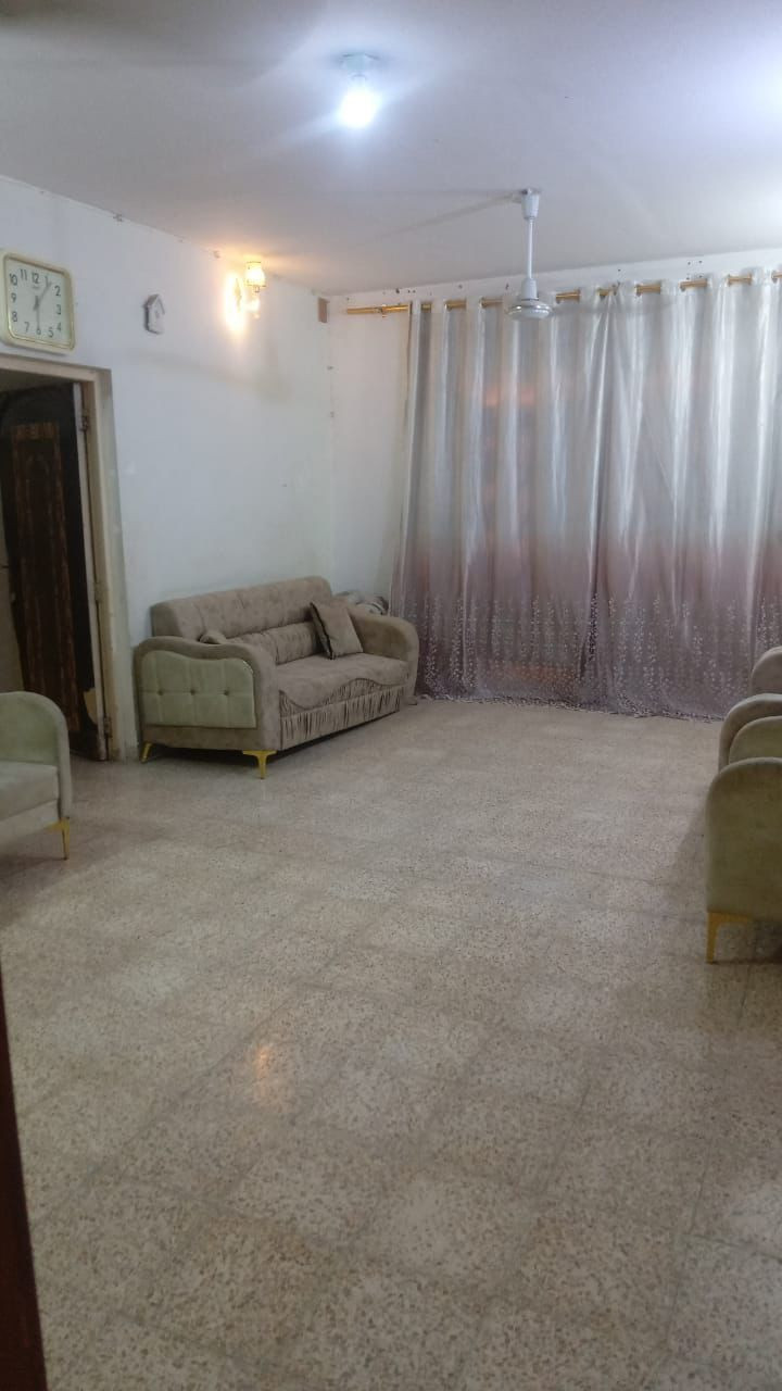 مجمع الشهيده اسراء مباشرتآ موقعه بل باب
السلام.عليكم 
شقة للبيع في مجمع الشهيدة إسراء
📍 الموقع: مركز المدينة – محافظة واسط
▪️ الطابق الثاني
▪️ مذكورة بالعقد
▪️ مساحة الشقة: 150 متر
▪️ العمارة: A8
▪️ رقم الشقة: 11
تتكون من:
🔹 3 غرف نوم
🔹 صالة
🔹 مطبخ
🔹 صحيات
💰 التسديد الشهري: 145 ألف
💰 المسدد: 21 مليون
💰 المتبقي: 9 مليون
🔸 الشقة مؤجرة حالياً بـ 250 ألف شهرياً
💵 سعر البيع: 33 مليون قابل للتفاوض
للاستفسار والمشاهدة يرجى التواصل خاص 📩


**إذا كنت صاحب هذا الإعلان وتريد حذفه لأي سبب، رجاءا أرسل رسالة إلى الدعم الفني**