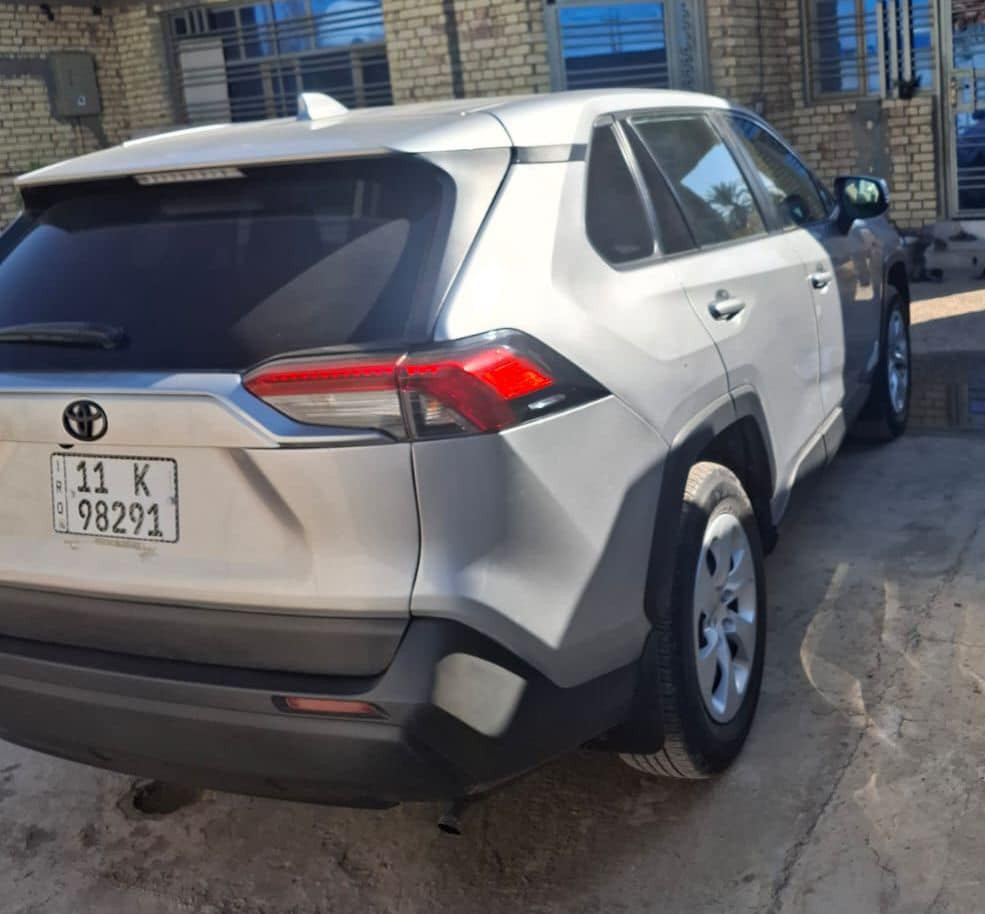 راف فور موديل2023بيها 3 قطع صور الحادث وضررنزلتهن ويا صور مرقمه بغداد مًواصفات عاديه  بدون فتحه ماشيه 45 الف سعر187ورقه بيها مجال ‭٠٧٧١ ٨٤٦ ٠١٣٦‬
