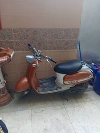 كلاسك جديده للبيع مكان شارع فلسطين سعر ٣٥٠ رقم ٠٧٧٢٦٧٩٣٤٩٧