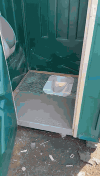 السلام عليكم متوفر تواليتات امريكي شرقي غربي مكاني بغداد مدينة الصدر موجود توصيل حساب اتفاق سعر قطعه 275 لستفسار رقم الهاتف  ***********
