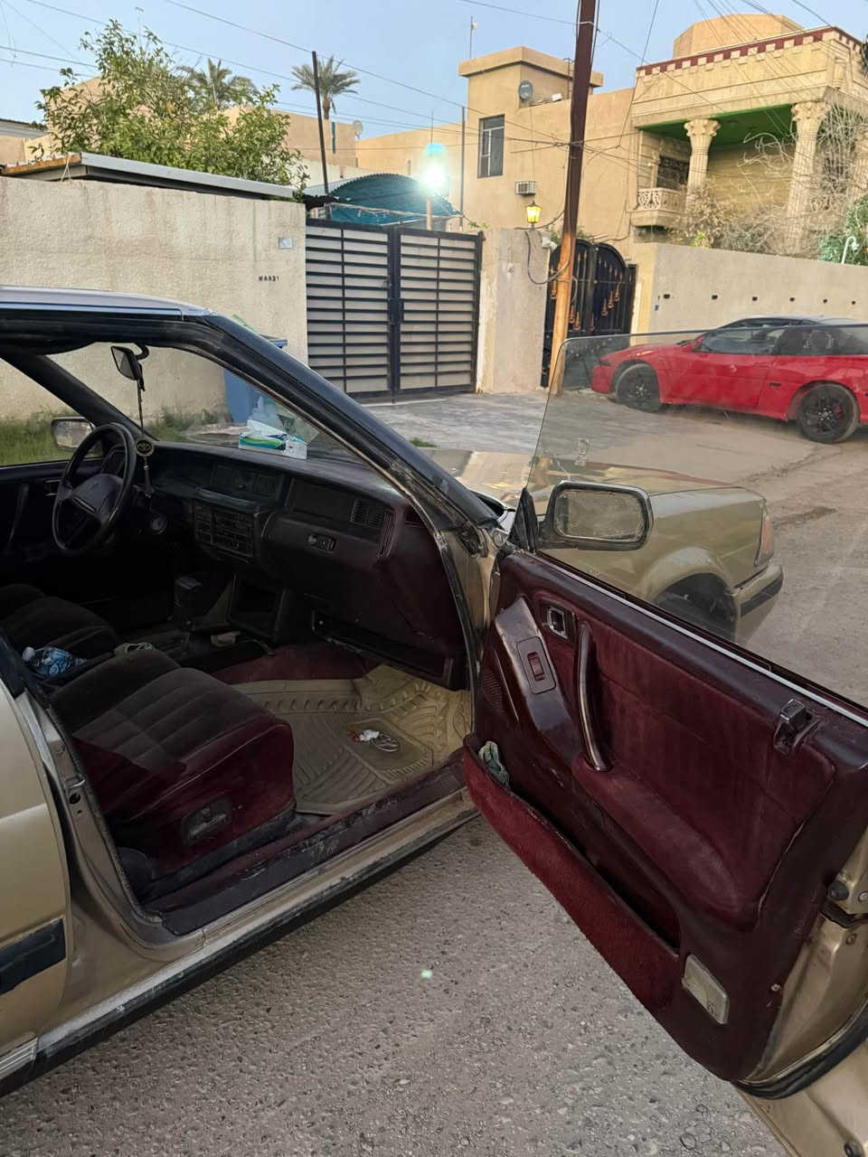 هارتوب بلاد بدون تحوير يسره السياره داخل نضيف كشر نضيف صدر جديد تخم تاير جديد باتري جديد كهربائيات السياره كله شغاله لايت جام 4 كهرباء سياره حلوه بس متروكه سعرها 33 رقمها انبار مشروع وطني ب اسمي شررط التحويل مكاني بغداد حي جامعه خضراء *********** بغداد, العراق
