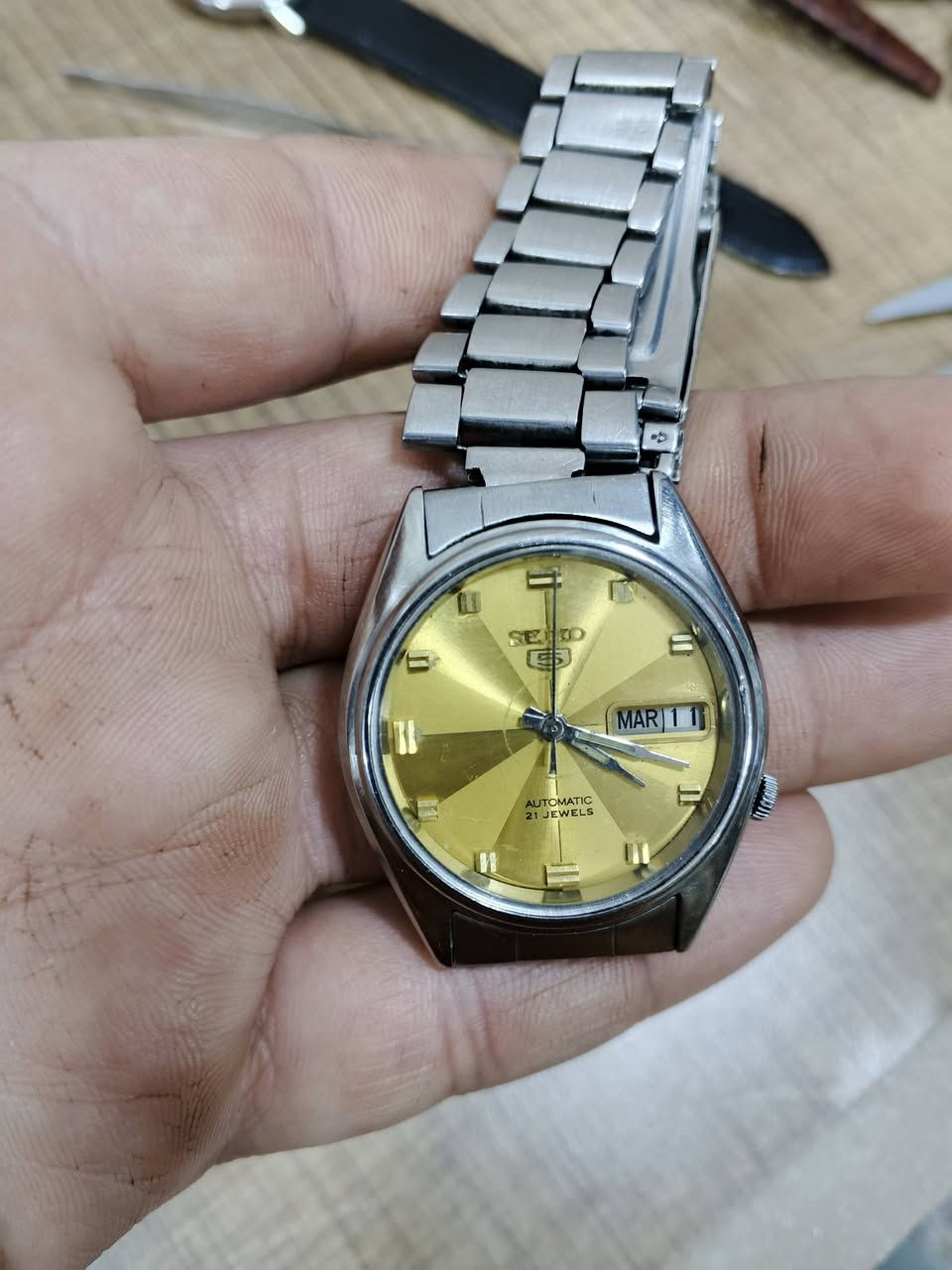 للبيع ثلاث قطع ياباني اصلي فنتج 
اوتوماتيك وتكويك وكوارتز 
للاستفسار على الخاص


**إذا كنت صاحب هذا الإعلان وتريد حذفه لأي سبب، رجاءا أرسل رسالة إلى الدعم الفني**