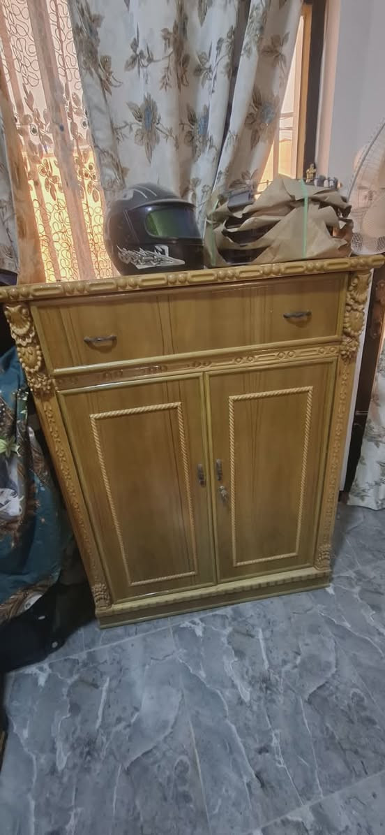 غرفه نوم عراقي صاج دخل خارج نضيفه جداً للبيع مكان كربلاء 5 ابواب طابقين  ستفسار خاص او تصل ***********
