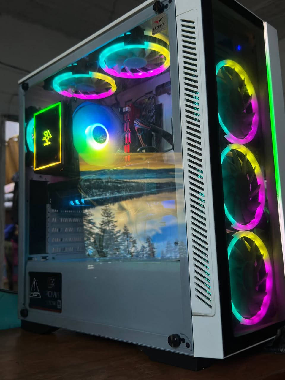 🔥PC GAMING +للبيع شاشة ASUS🔥
إذا تريد تلعب أحدث الألعاب على إعدادات عالية وبسلاسة، أو تشتغل مونتاج/تصميم بدون تعب… هاي التجميعة تسويلك كلشي 👌

🖥 مواصفات التجميعة:
• i5-12400F
• ASUS H610
• RAM 16GB 3200MHz
• RTX 3060 Ti 8GB Gaming X (3 مراوح)
• M.2 SSD 128GB
• HDD 1TB
• PSU 700W Bronze
• Case Deepcool ويا 6 مراوح (تبريد ممتاز وشكل أنيق 😎)

🎮 الشاشة:
• ASUS VG249Q1A
• 23.8 إنچ
• FHD 1920×1080
• IPS
• 165Hz
• 1ms
• FreeSync / Adaptive-Sync
(مثالية للـ FPS والألعاب السريعة 🔥)

📌 الجهاز والشاشة نظاف وشغالين 100%
📌 أداء عالي بالألعاب الحديثة
📌 البيع بسبب عدم التفرغ

📞 للتواصل:
***********
(اتصال / واتساب)

🔥 السعر قابل للنقاش للجادين فقط
