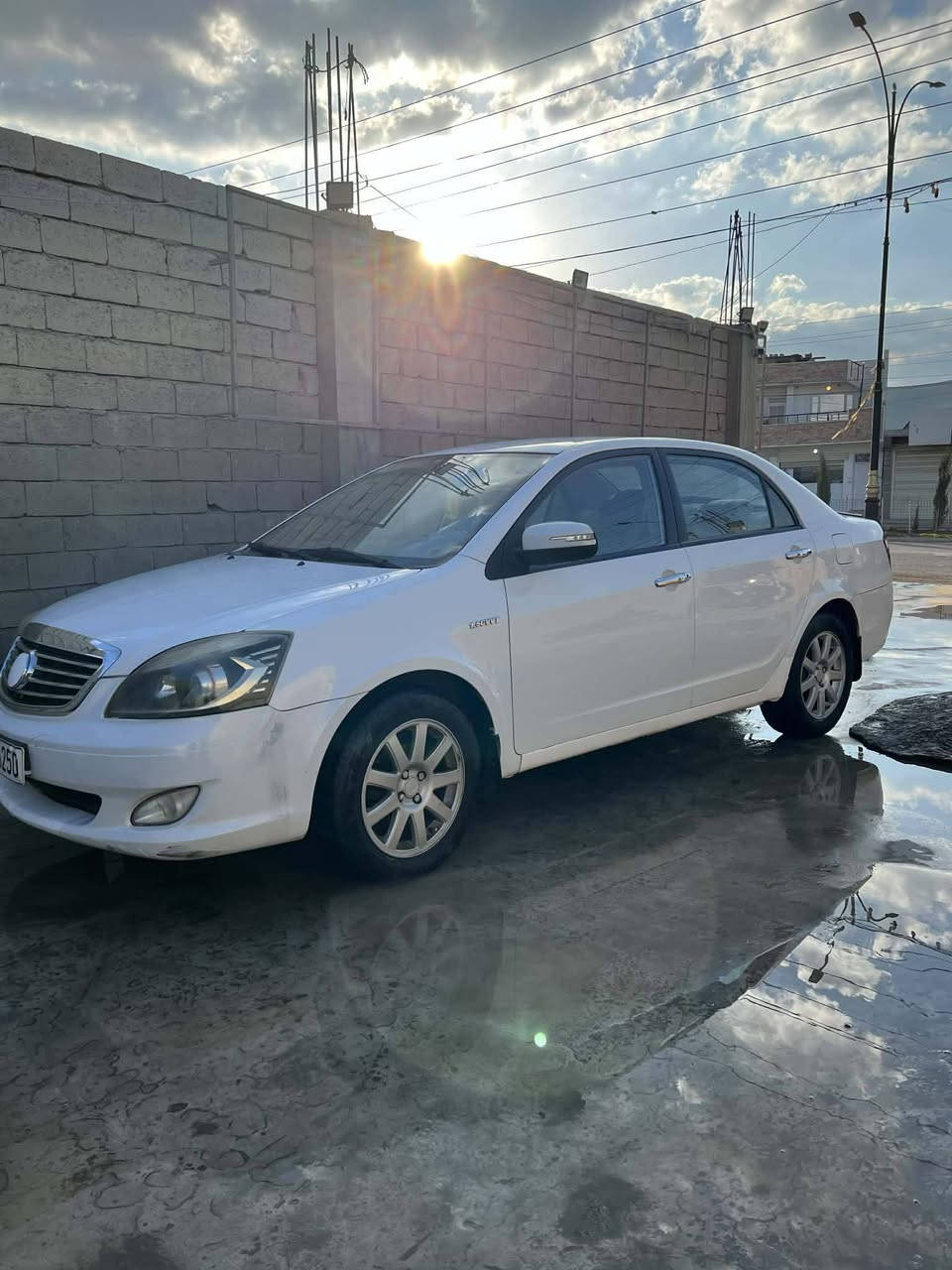 جیلی 2014 🗳🏷
بویاخ نیە یک توز ساردی هەیە ئیتر هەموشتیک بەشەرت
کمێک وردە شوختی هەیە
سەنەوی هەزەی نۆیێە تەعولی غەرامە بەشەرت

سعر کۆمێنت بکە🗳

شوین سەید سادق 

***********
