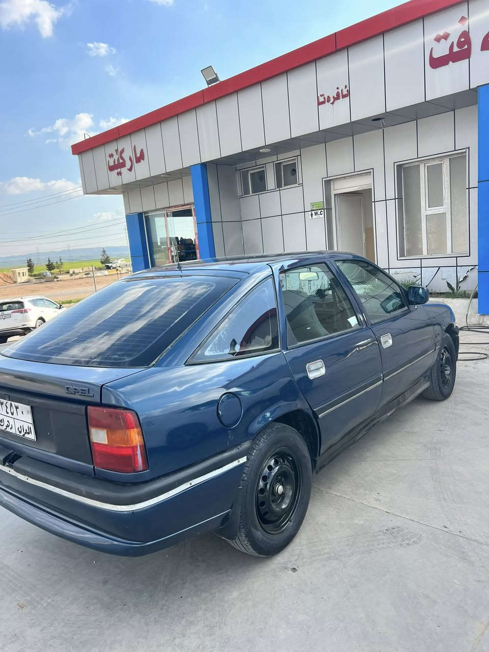 فيكترا
موديل 1992 توماتيك گير محرك جديد جديد
بو جانييي بس به خ كري بي ضربه ب شرط 
2 ورقه خرامهً سه رن تحويل وكاله ب شرط
سعر 35 مجال ***********
سياره يال دهوك
