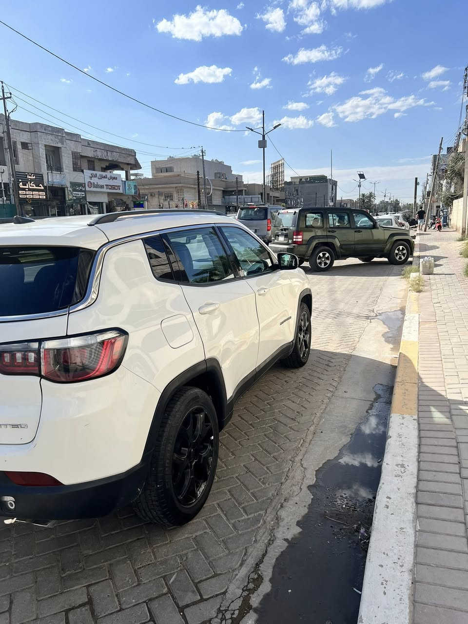 كومباس ٢٠٢٠ limited 
ماشية ١١٦ الف كيلو 
 السعر ١٢٠ ورقة 
سونارها بالصور
بأسمي السيارة ومكاني بغداد العامرية
رقمي ***********

