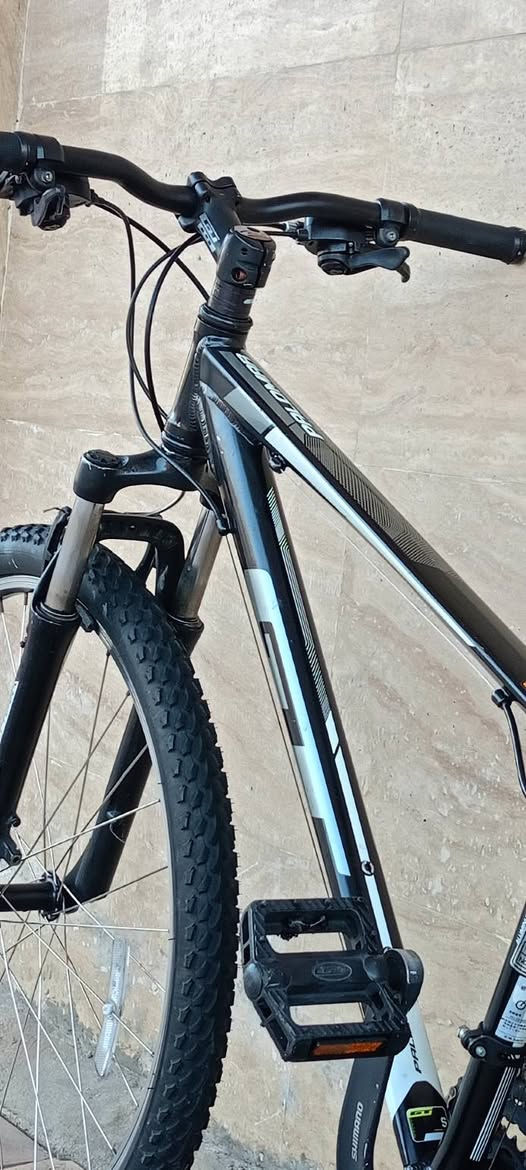 السلام عليكم ورحمة الله وبركاته 🌸
دراجة هوائية للبيع 🚲

🔹 الماركة: GT
🔹 أصليّة
🔹 النظافة: 95%
🔹 شرط الفحص والنظافة والضمان
🔹 الحجم: 27.5
🔹 الهيكل: معدن ألمنيوم
🔹 الدراجة على وضع الشركة

📏 تناسب طول: من 150 إلى 170 سم

📍 العنوان: كربلاء – طويريج
🚚 تتوفر خدمة توصيل إلى جميع محافظات العراق

📞 للاستفسار: خاص أو على الرقم
***********
