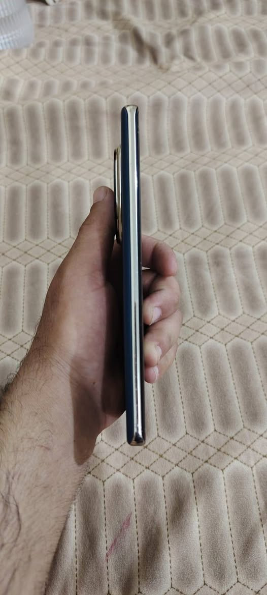 السلام عليكم 
جهاز للبيع مثل ما موضح بلصوره ريلمي 12برو  ذاكره 512غني عن التعريف 
400 وبي مجال 
***********  اتصل وتدلل
مكاني تقاطع القدس

