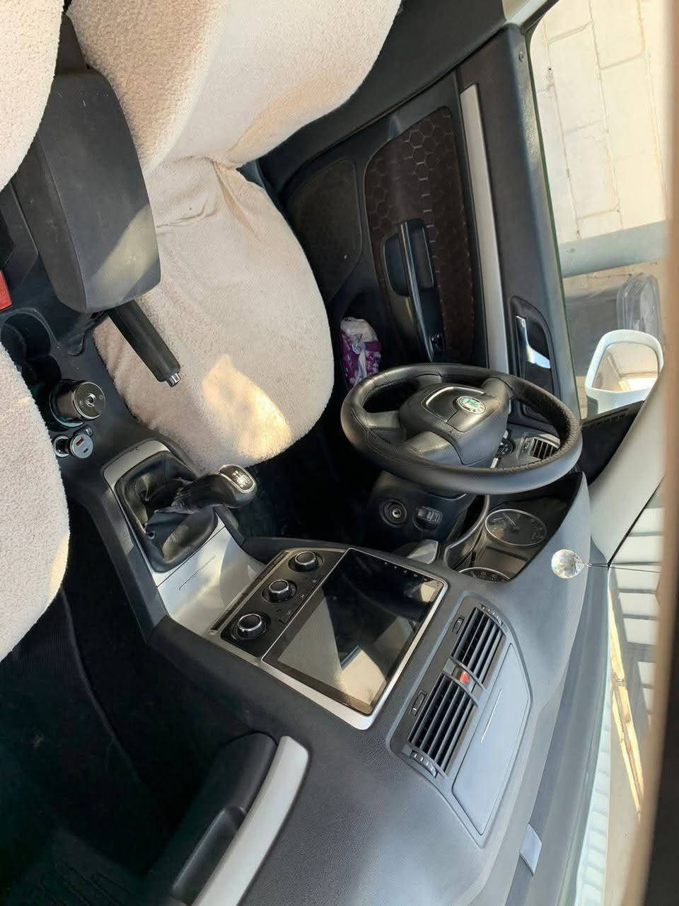 سكودا ٢٠١٣ مكينه بيلاد بجوك گێر عادي  ته نيا ٢ شوين ساردي هه يه باقي به شه رت  شوين هه ولير 
*********** أربيل, العراق
