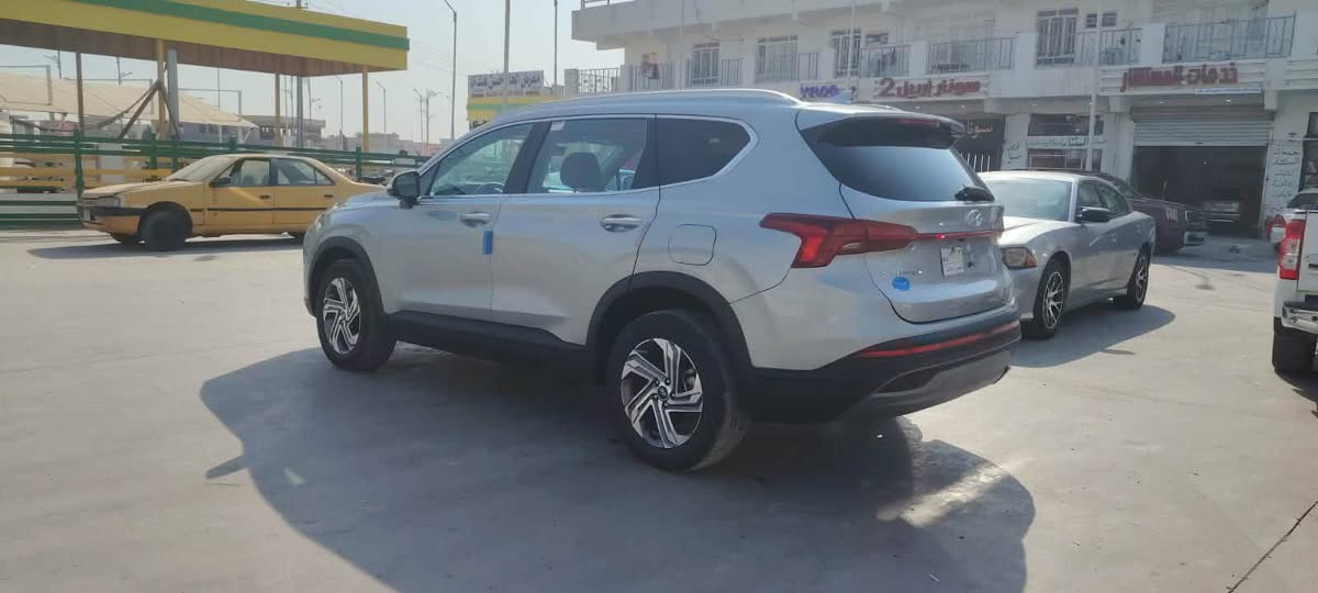 السلام عليكم سنتافيا موديل ٢٣ ماشيه ٩٠٠٠ بدون إرباك صور الحادث مرفقه بالمنشور السعر ١٩٠ بيه مجال قليل مكان السياره صويره للاستفسار الاتصال على الرقم ***********
