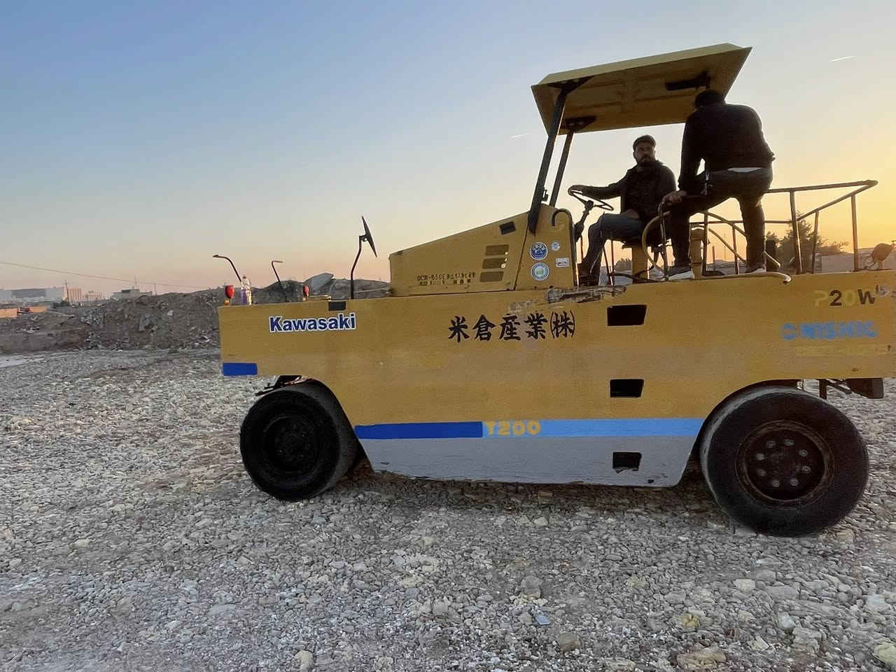 سلام عليكم حادله مطاطيه للبيع أرقام نكليزي لل 27 تخم تاير مرشات شغاله مجموعه مكفوله مكانها العماره ‭٠٧٧٣ ٠٥٠ ٦٦٦٠‬
