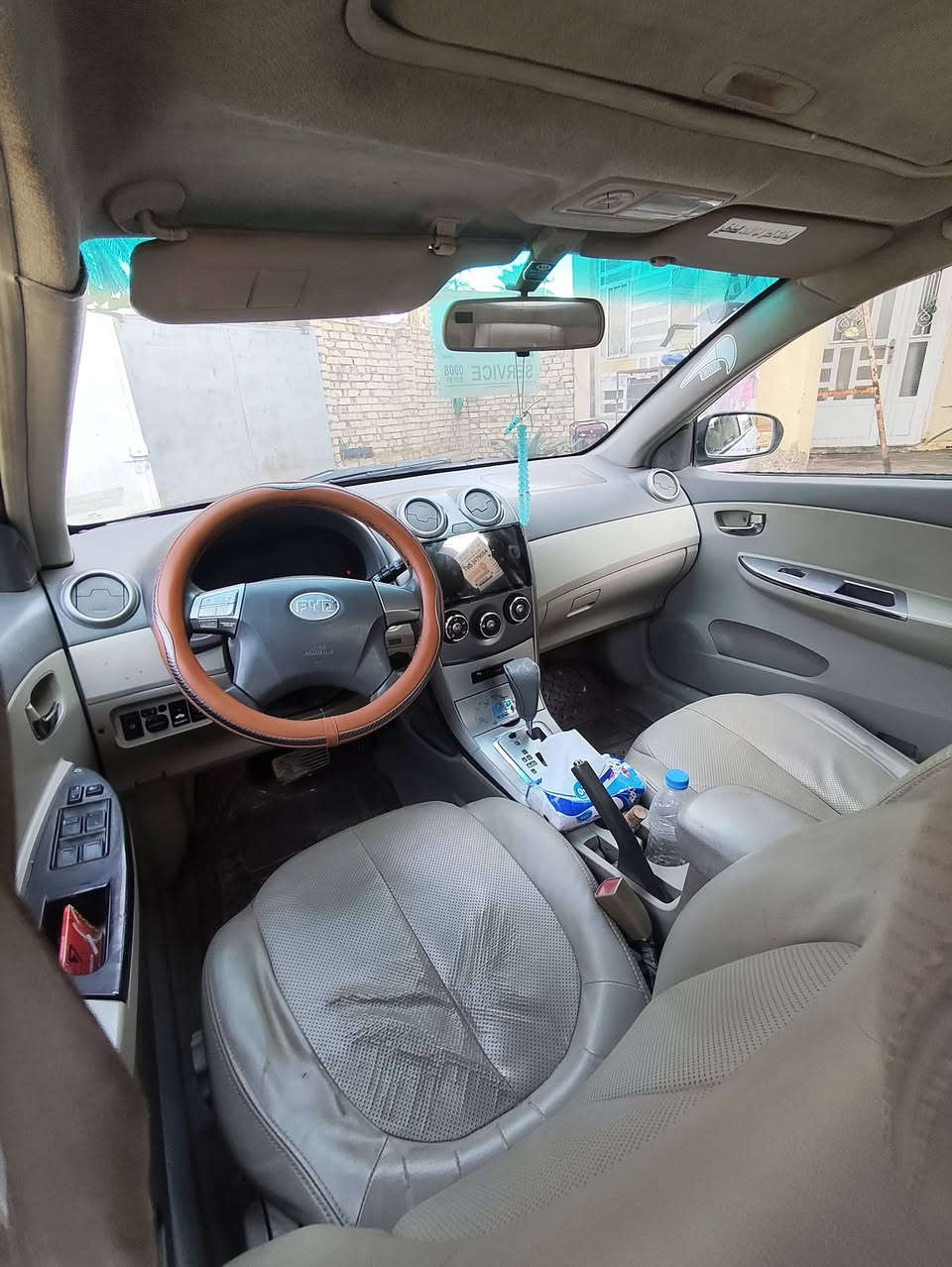 السلام عليكم 🤚
بي واي دي موديل 2013 فول مواصفات 

حداديه محرك كير اوتماتيك غرفه جديده مكينه جديده 

بيها طخه بجاملغ الامامي فقط ودحجه بصيطه بجاملغ الخلفي غيرها 

ماكو اي شي بسياره مكاني بابل السعر 40 وبيها مجال شي قليل 

***********

ملاحظة/الكير فقط ع الدي بي رجه ابيعلك كير عاطل
