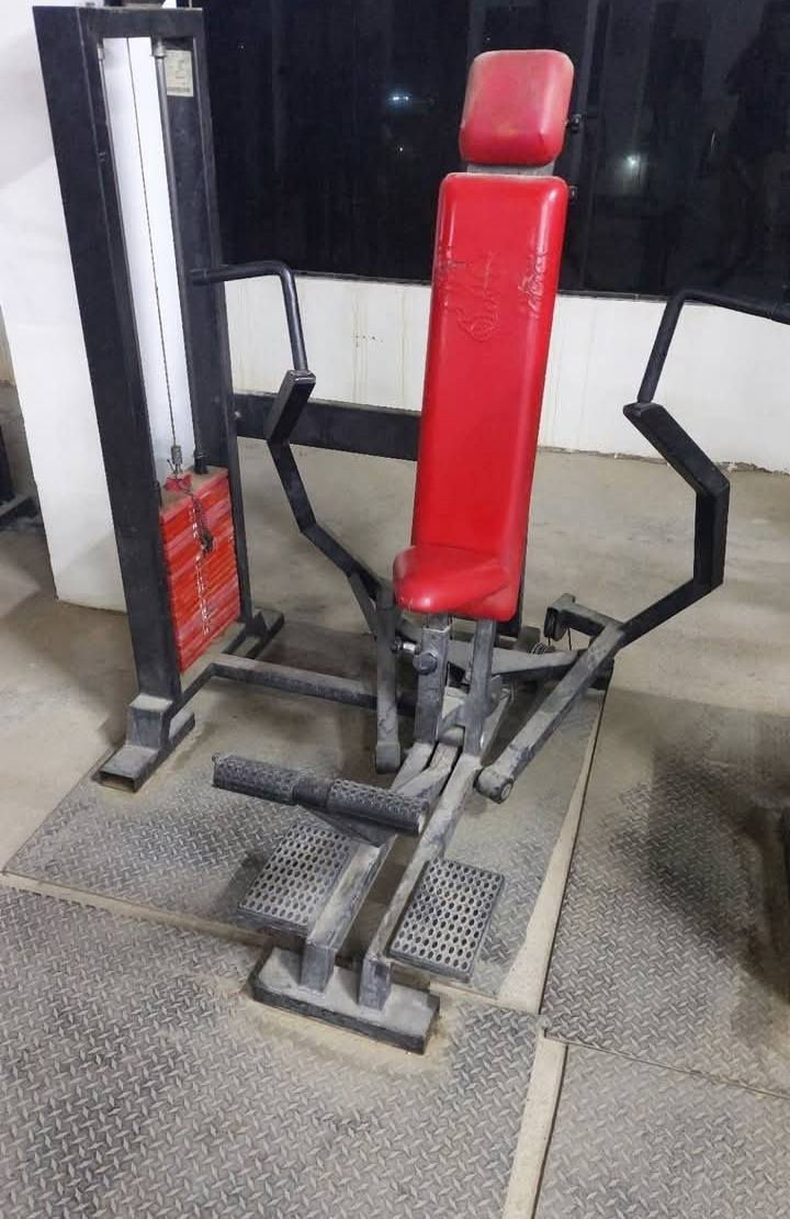 السلام عليكم ورحمة الله وبركاته قاعه رياضيه للبيع للإستفسار الاتصال على هذه الرقم *********** او واتساب
