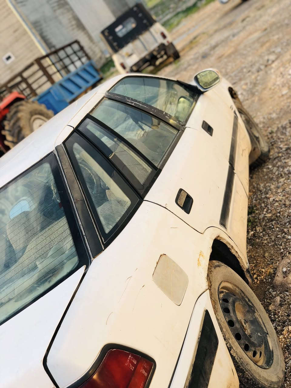 ئەم داویی بریسمان هەیە بۆ فرۆشتن ئارمە مۆدیل 1993هەیکەلی جوانی هەیە سعرشی 8مەعمەلە رەقمی خاونی***********
