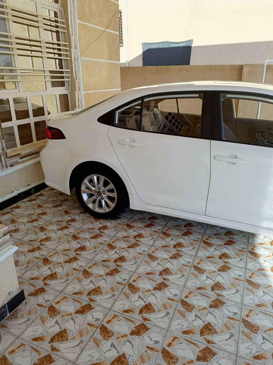 سلام عليكم 
كورلا موديل 24 هايبرد شكل لخليجي 
مكفولة 
فول مواصفات كشانه جلد وكهرباء 
ماشيه 52
محرك 1800
سياره جديده 
سعر 152
مكان الانبار الكرمه 
***********
