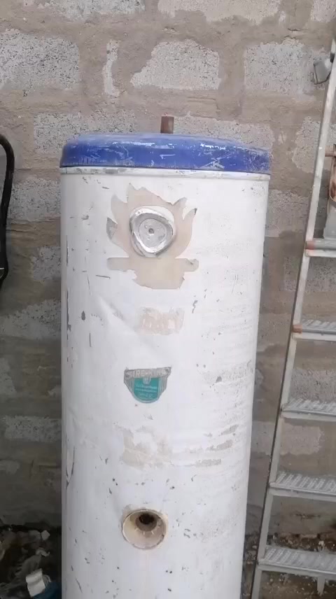 سخان هيترين اصلي ومحجر درج جهتين وقاعدة واعدت تواليت متنقلةوقفص مكيف للبيع***********
